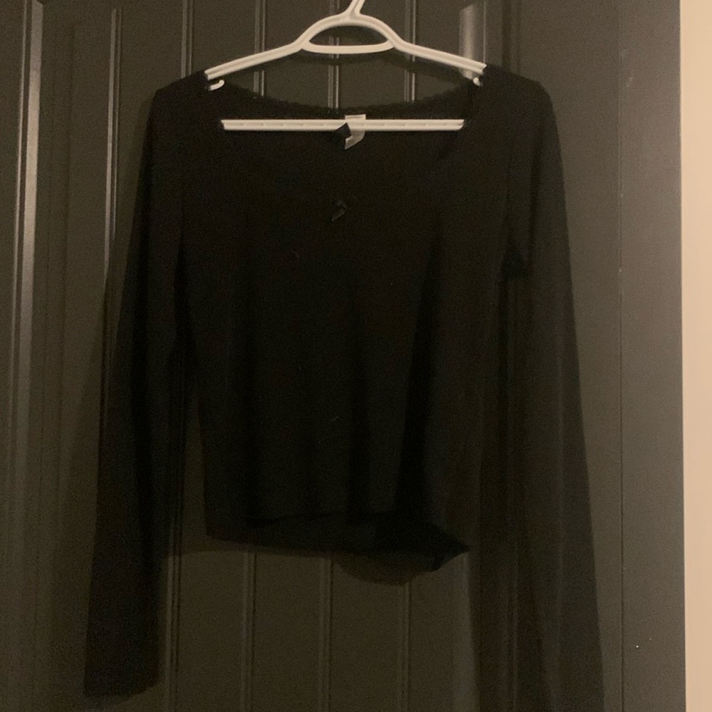 H&M Divided black long sleeve top with lace trim and a bow